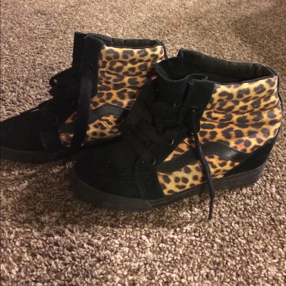 vans trainers leopard print